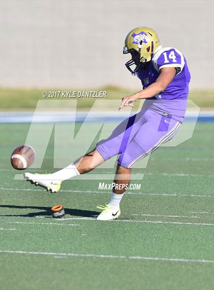 Thumbnail 2 in Windthorst vs. Mart (UIL 2A Division 1 Region 2 Area Playoff) photogallery.