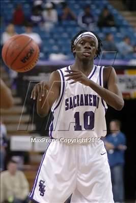 Thumbnail 3 in St. Mary's vs Sacramento (D3 Sec. Final)#1 photogallery.
