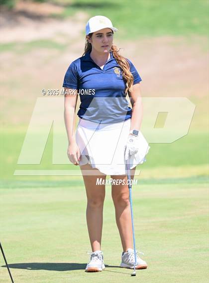 Thumbnail 1 in AIA Division III Championship photogallery.