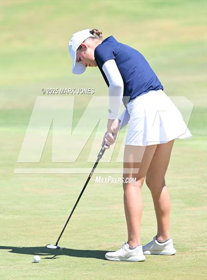Thumbnail 2 in AIA Division III Championship photogallery.
