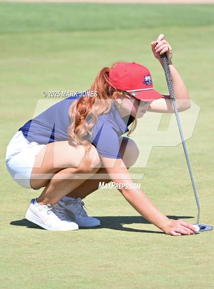 Thumbnail 2 in AIA Division III Championship photogallery.