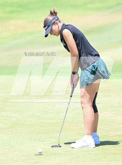 Thumbnail 1 in AIA Division III Championship photogallery.