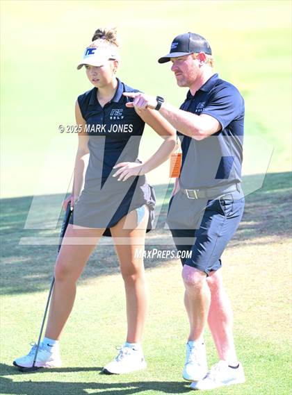 Thumbnail 2 in AIA Division III Championship photogallery.