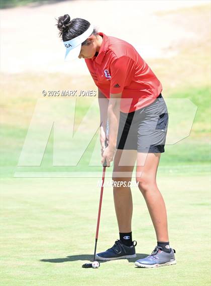 Thumbnail 3 in AIA Division III Championship photogallery.