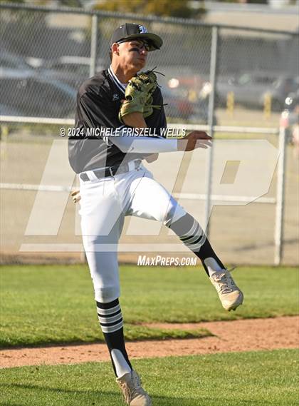 Thumbnail 2 in Madison vs Ida B Wells (73rd Lion's Tournament) photogallery.