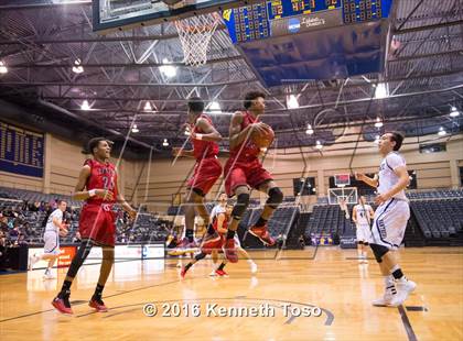 Thumbnail 3 in Stevens vs. O'Connor photogallery.