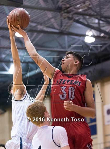 Thumbnail 3 in Stevens vs. O'Connor photogallery.