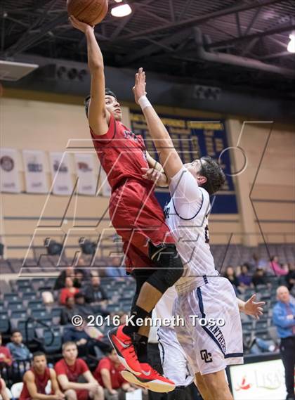 Thumbnail 3 in Stevens vs. O'Connor photogallery.