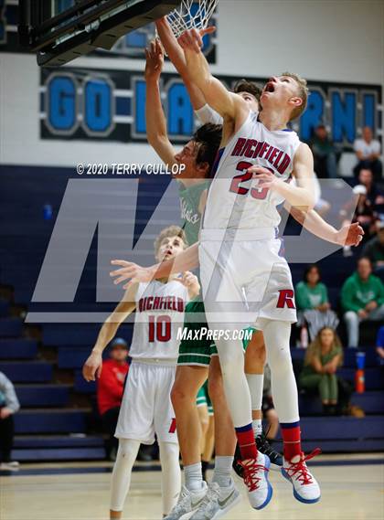 Thumbnail 2 in South Summit vs. Richfield (UHSAA 3A 2nd Round Playoff) photogallery.