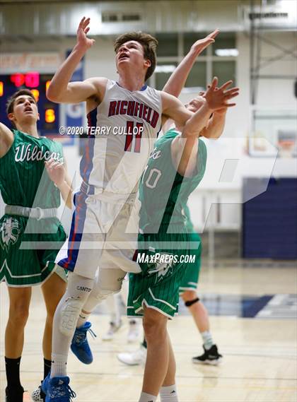 Thumbnail 2 in South Summit vs. Richfield (UHSAA 3A 2nd Round Playoff) photogallery.
