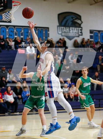 Thumbnail 3 in South Summit vs. Richfield (UHSAA 3A 2nd Round Playoff) photogallery.