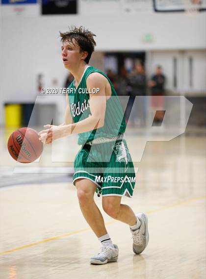 Thumbnail 3 in South Summit vs. Richfield (UHSAA 3A 2nd Round Playoff) photogallery.
