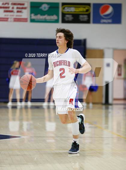 Thumbnail 2 in South Summit vs. Richfield (UHSAA 3A 2nd Round Playoff) photogallery.