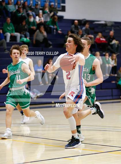 Thumbnail 3 in South Summit vs. Richfield (UHSAA 3A 2nd Round Playoff) photogallery.