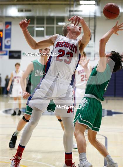 Thumbnail 3 in South Summit vs. Richfield (UHSAA 3A 2nd Round Playoff) photogallery.