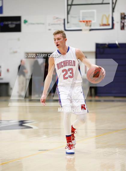 Thumbnail 1 in South Summit vs. Richfield (UHSAA 3A 2nd Round Playoff) photogallery.