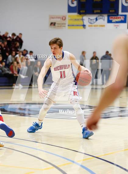 Thumbnail 2 in South Summit vs. Richfield (UHSAA 3A 2nd Round Playoff) photogallery.