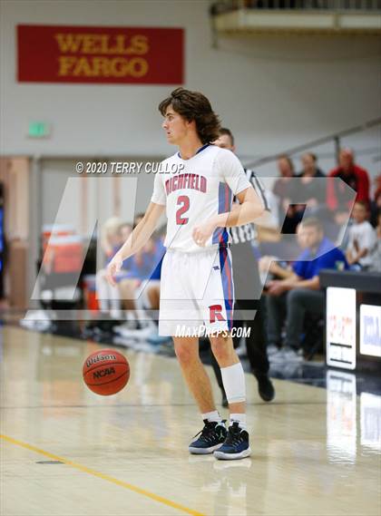 Thumbnail 3 in South Summit vs. Richfield (UHSAA 3A 2nd Round Playoff) photogallery.