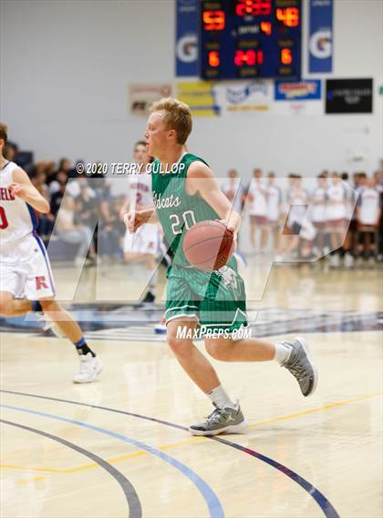 Thumbnail 3 in South Summit vs. Richfield (UHSAA 3A 2nd Round Playoff) photogallery.