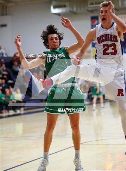 Thumbnail 1 in South Summit vs. Richfield (UHSAA 3A 2nd Round Playoff) photogallery.