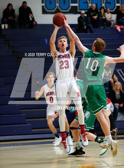 Thumbnail 3 in South Summit vs. Richfield (UHSAA 3A 2nd Round Playoff) photogallery.