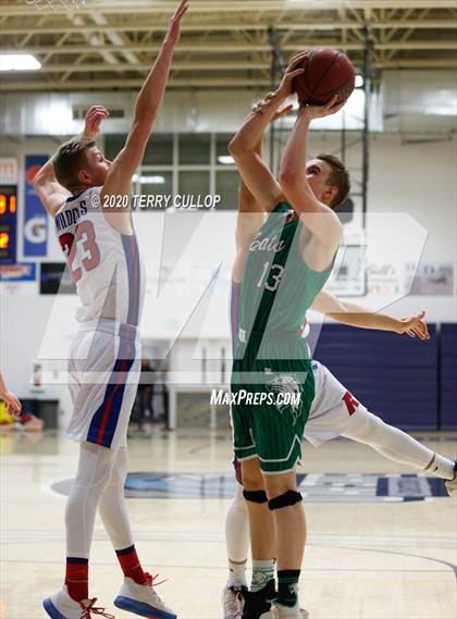 Thumbnail 2 in South Summit vs. Richfield (UHSAA 3A 2nd Round Playoff) photogallery.