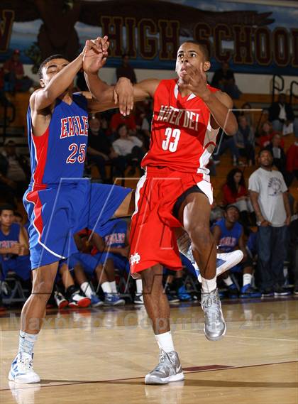 Thumbnail 2 in Mater Dei vs. Glenn (Jim Harris Memorial) photogallery.