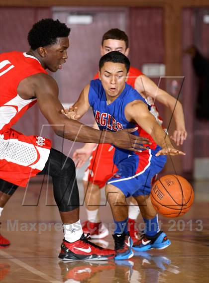 Thumbnail 1 in Mater Dei vs. Glenn (Jim Harris Memorial) photogallery.