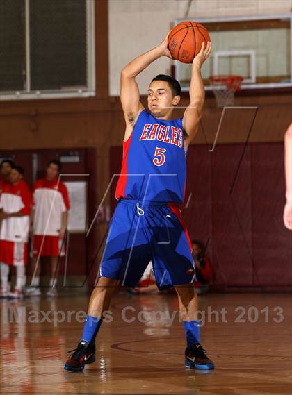 Thumbnail 1 in Mater Dei vs. Glenn (Jim Harris Memorial) photogallery.