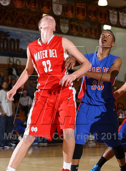 Thumbnail 1 in Mater Dei vs. Glenn (Jim Harris Memorial) photogallery.