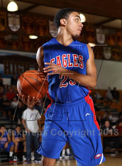 Thumbnail 2 in Mater Dei vs. Glenn (Jim Harris Memorial) photogallery.