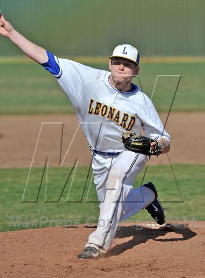 Thumbnail 3 in Leonard vs Bells (Pottsboro Tournament) photogallery.
