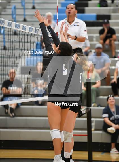 Thumbnail 2 in Estrella Foothills vs. Bradshaw Mountain (JV) photogallery.
