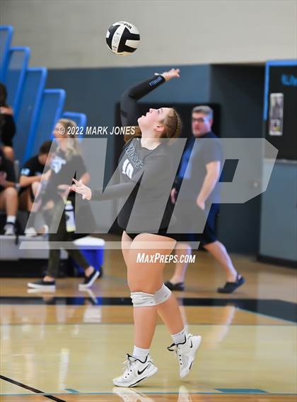 Thumbnail 2 in Estrella Foothills vs. Bradshaw Mountain (JV) photogallery.