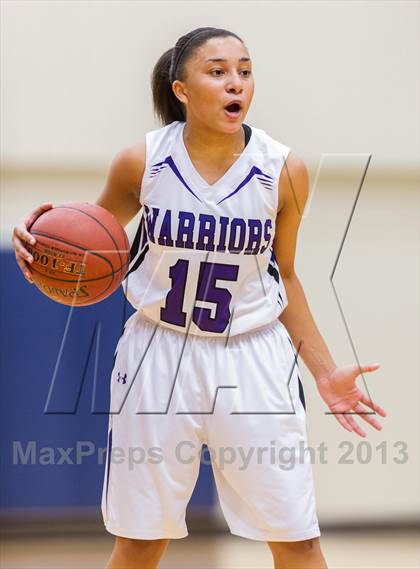 Thumbnail 3 in Warren vs O'Connor photogallery.