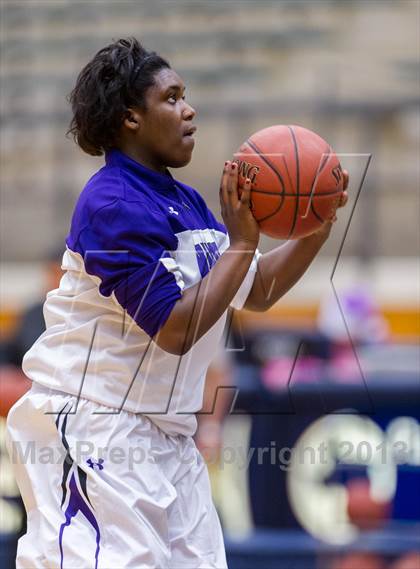 Thumbnail 2 in Warren vs O'Connor photogallery.
