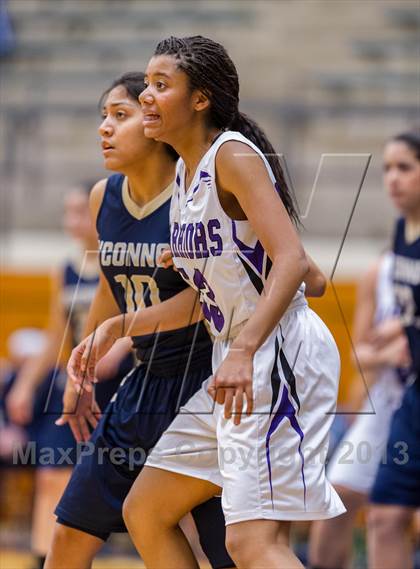 Thumbnail 3 in Warren vs O'Connor photogallery.