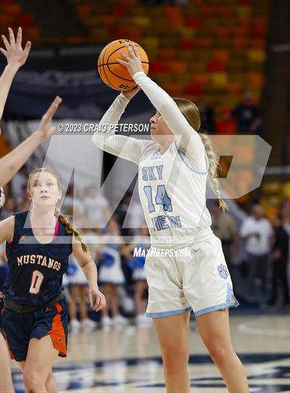Thumbnail 3 in Sky View vs. Mountain Crest (UHSAA 4A Quarterfinal) photogallery.