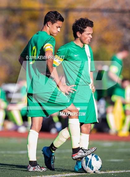 Thumbnail 1 in Fossil Ridge vs. Lincoln (CHSAA 5A 2nd Round) photogallery.