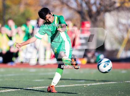 Thumbnail 3 in Fossil Ridge vs. Lincoln (CHSAA 5A 2nd Round) photogallery.