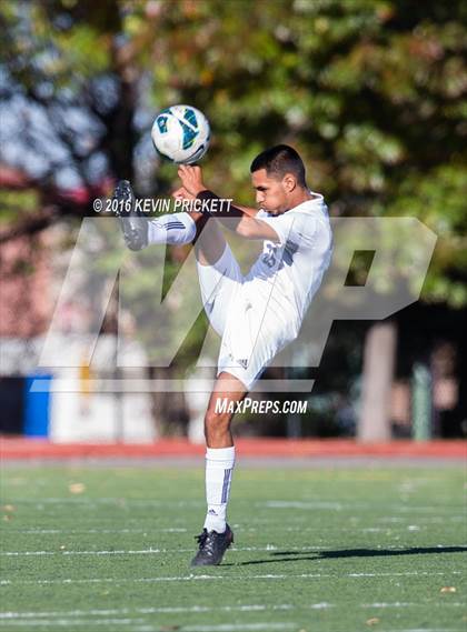 Thumbnail 2 in Fossil Ridge vs. Lincoln (CHSAA 5A 2nd Round) photogallery.