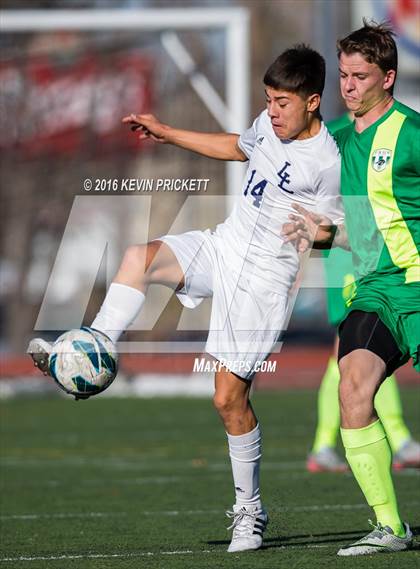 Thumbnail 1 in Fossil Ridge vs. Lincoln (CHSAA 5A 2nd Round) photogallery.