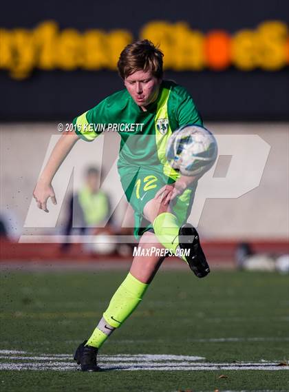 Thumbnail 3 in Fossil Ridge vs. Lincoln (CHSAA 5A 2nd Round) photogallery.
