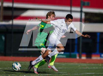 Thumbnail 2 in Fossil Ridge vs. Lincoln (CHSAA 5A 2nd Round) photogallery.