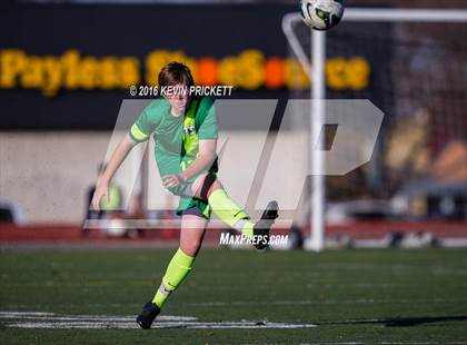 Thumbnail 1 in Fossil Ridge vs. Lincoln (CHSAA 5A 2nd Round) photogallery.