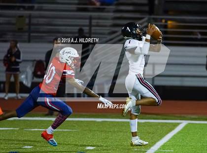 Thumbnail 2 in Lawrence @ Olathe North Varsity Football photogallery.
