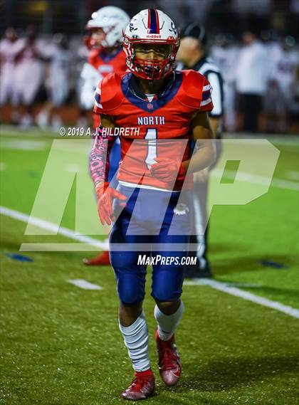 Thumbnail 2 in Lawrence @ Olathe North Varsity Football photogallery.