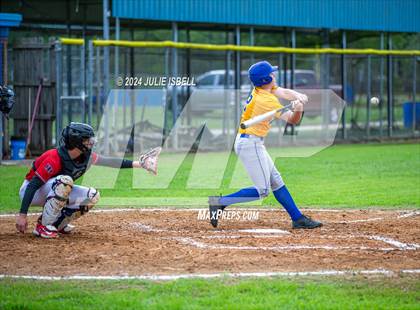 Thumbnail 2 in Evadale vs Hull Daisetta @ Evadale photogallery.