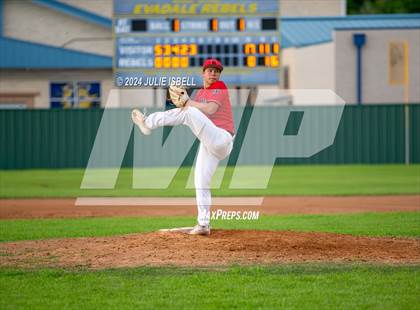 Thumbnail 2 in Evadale vs Hull Daisetta @ Evadale photogallery.