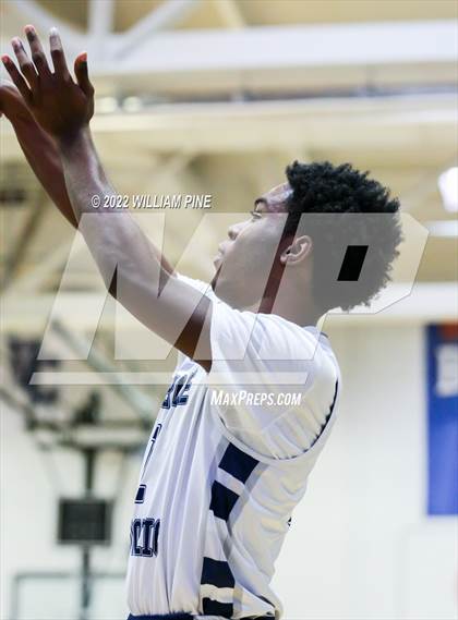 Thumbnail 3 in Rondout Valley vs. Burke Catholic (Section 9 Class B Final) photogallery.